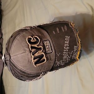 BJB 1625 GRAY HAT WITH TIMESQUARE NYC CENTRALPARK ON FRONT